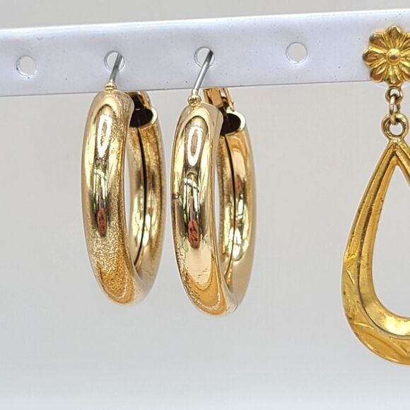 3 pairs of earrings as shown,  pierced - Picture 6 of 7